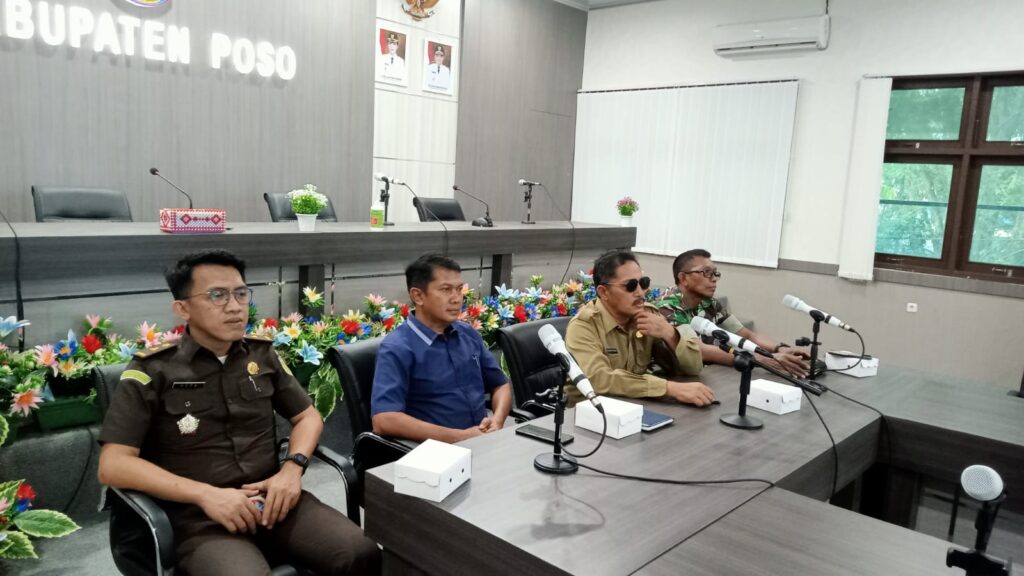 gerakan pembagian Bendera Merah Putih