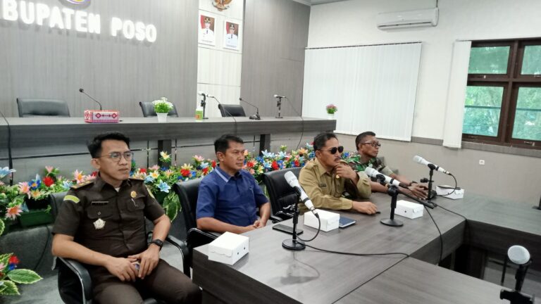 gerakan pembagian Bendera Merah Putih