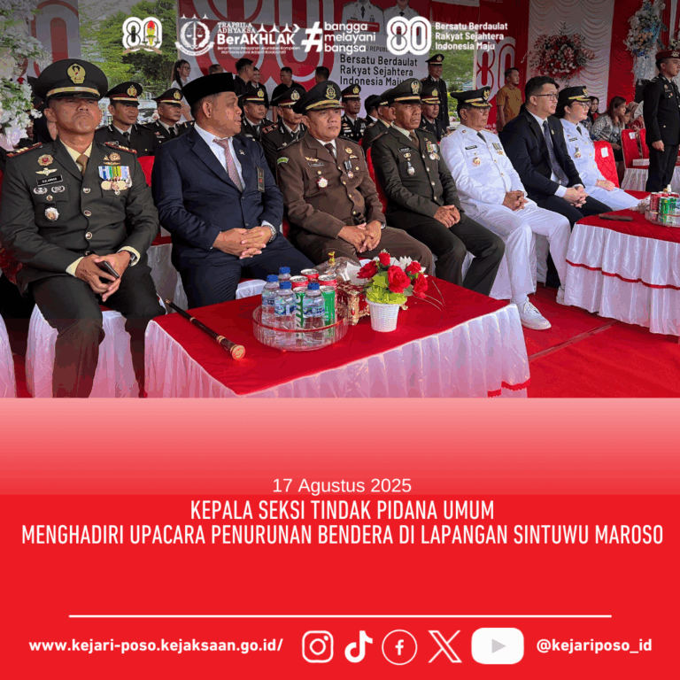 KEPALA SEKSI TINDAK PIDANA UMUM MENGHADIRI UPACARA PENURUNAN BENDERA DI LAPANGAN SINTUWU MAROSO
